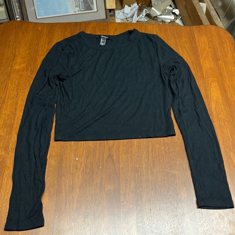 Forever 21 black long sleeve size women’s Small